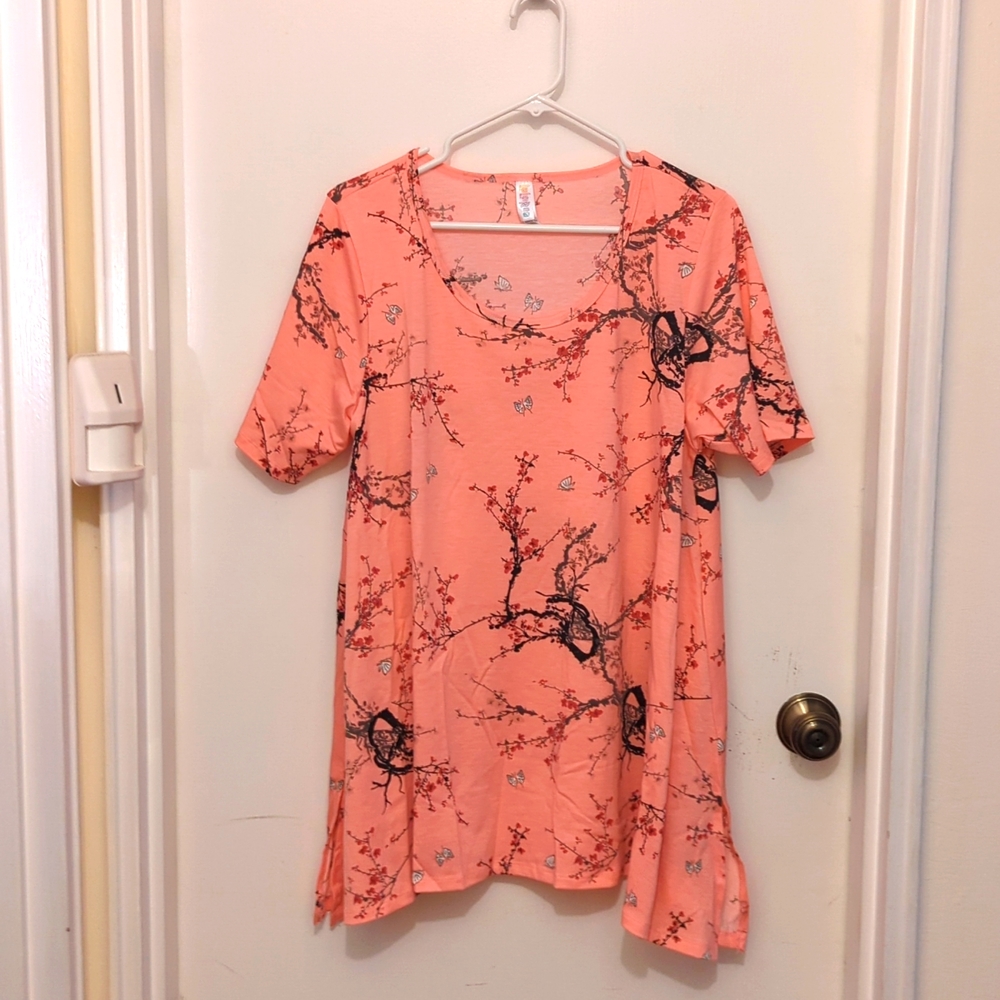 LLR Perfect T L (16-20 true to size)